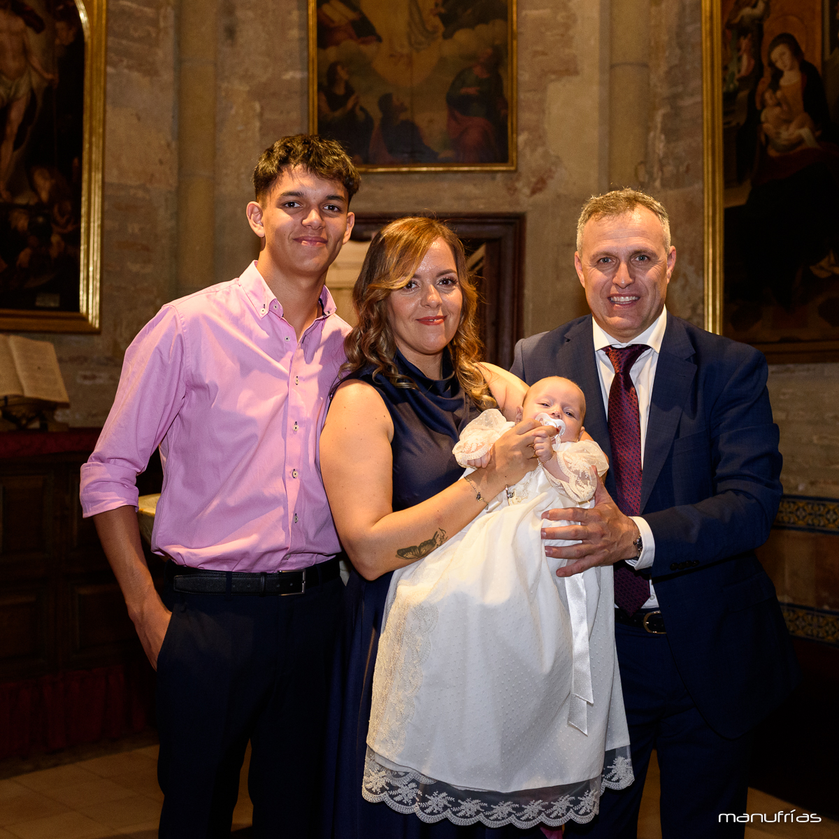 manufrias-fotografo-profesional-sevilla-bautizo-parroquia-santa-ana