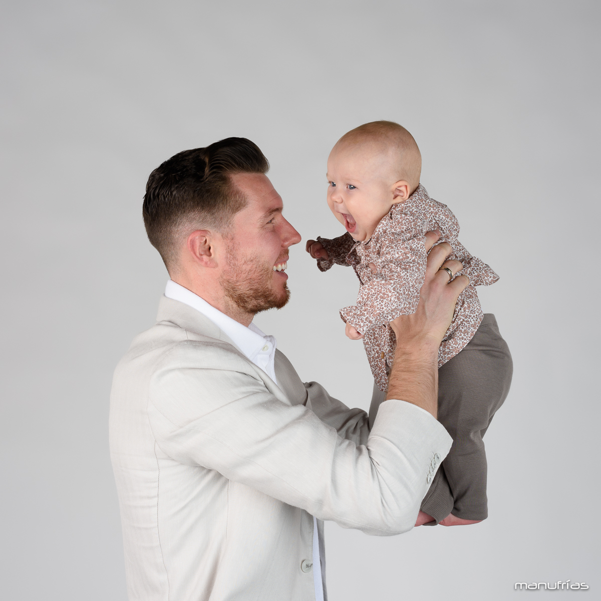 manufrias-sesion-fotografica-familia-bebe-sevilla