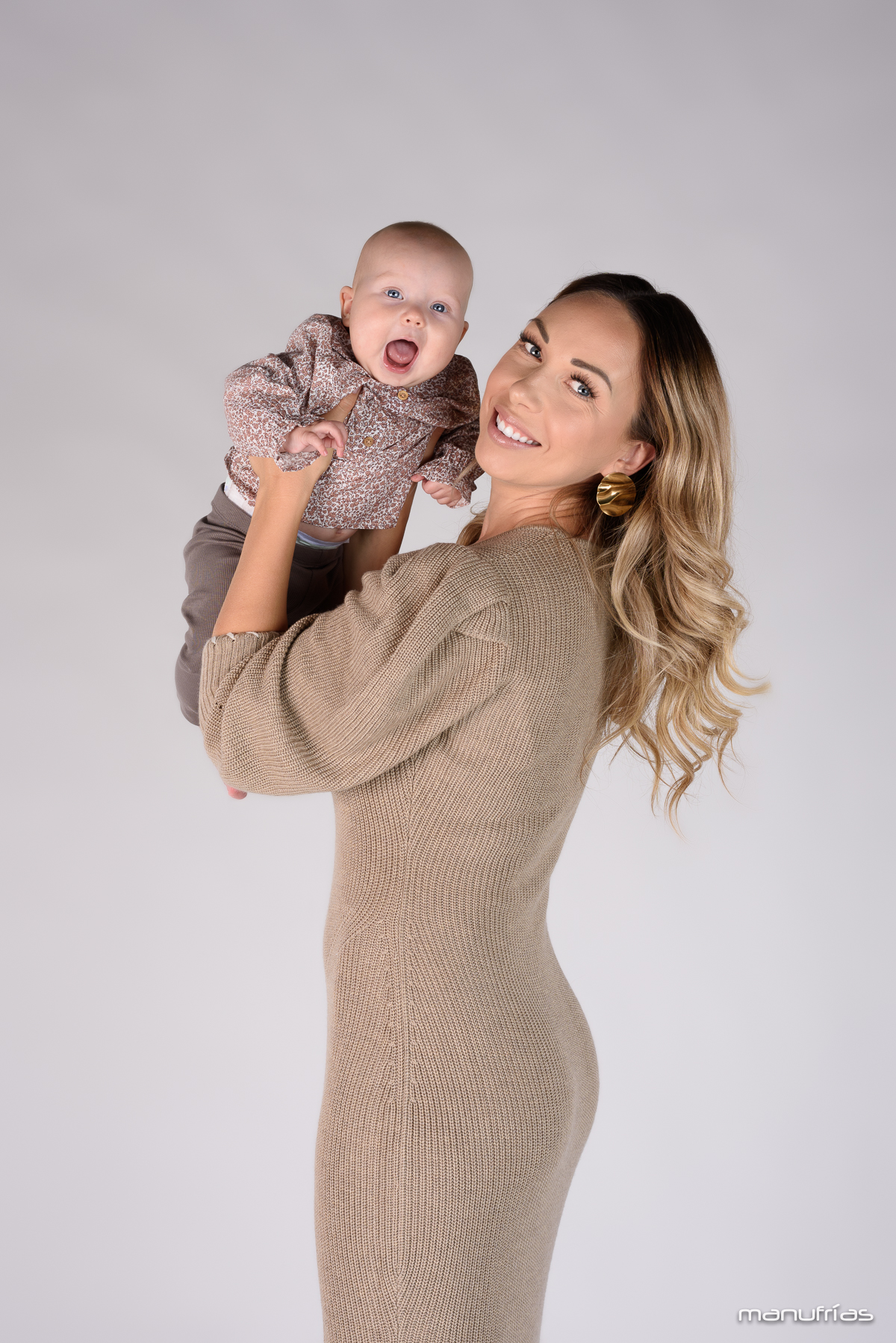 manufrias-sesion-fotografica-familia-bebe-sevilla