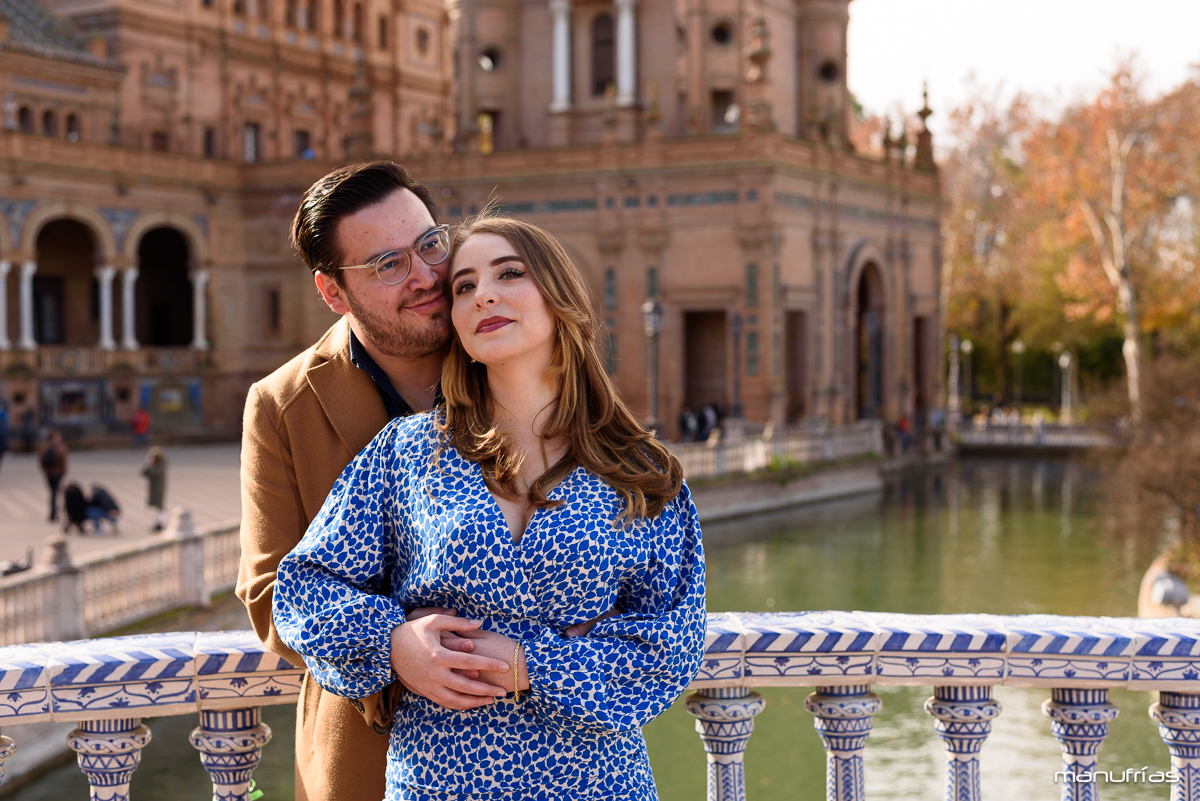 manufrias-fotografo-profesional-sevilla-sesion-pareja-plaza-españa-parque-maria-luisa