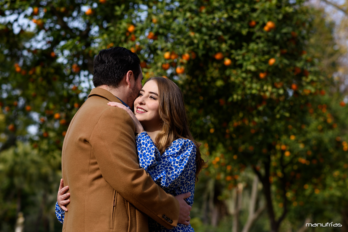 manufrias-fotografo-profesional-sevilla-sesion-pareja-plaza-españa-parque-maria-luisa