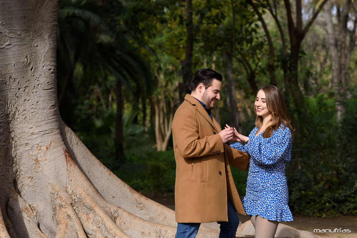manufrias-fotografo-profesional-sevilla-sesion-pareja-plaza-españa-parque-maria-luisa