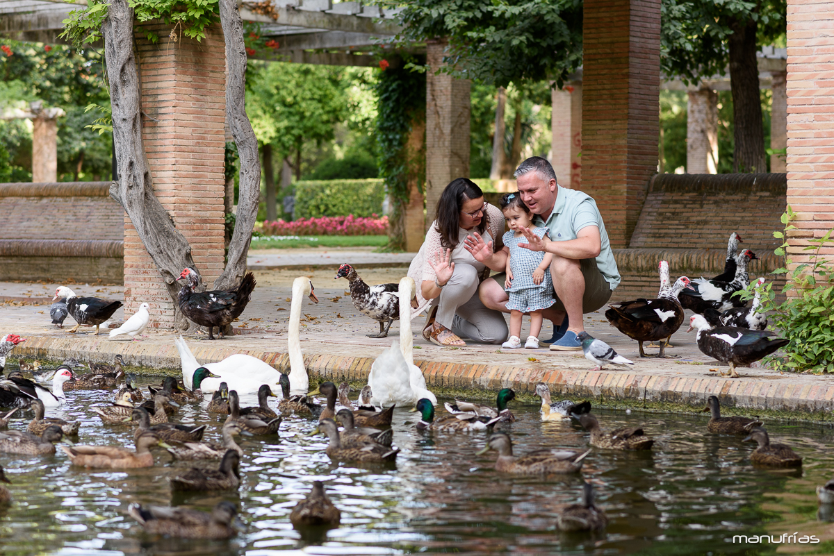 manufrias-fotografo-sesión-familia-parque-maria-luisa