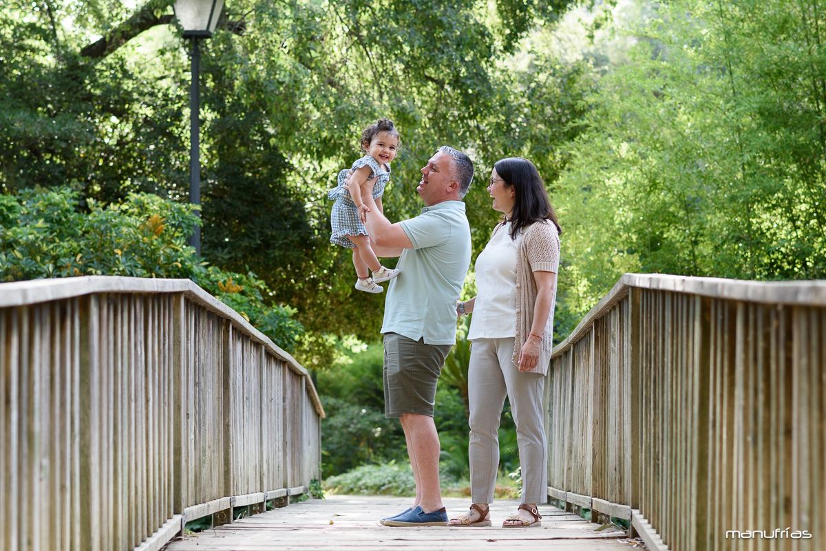 manufrias-fotografo-sesión-familia-parque-maria-luisa