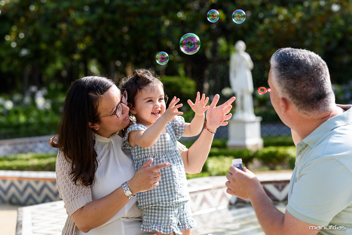 manufrias-fotografo-sesión-familia-parque-maria-luisa
